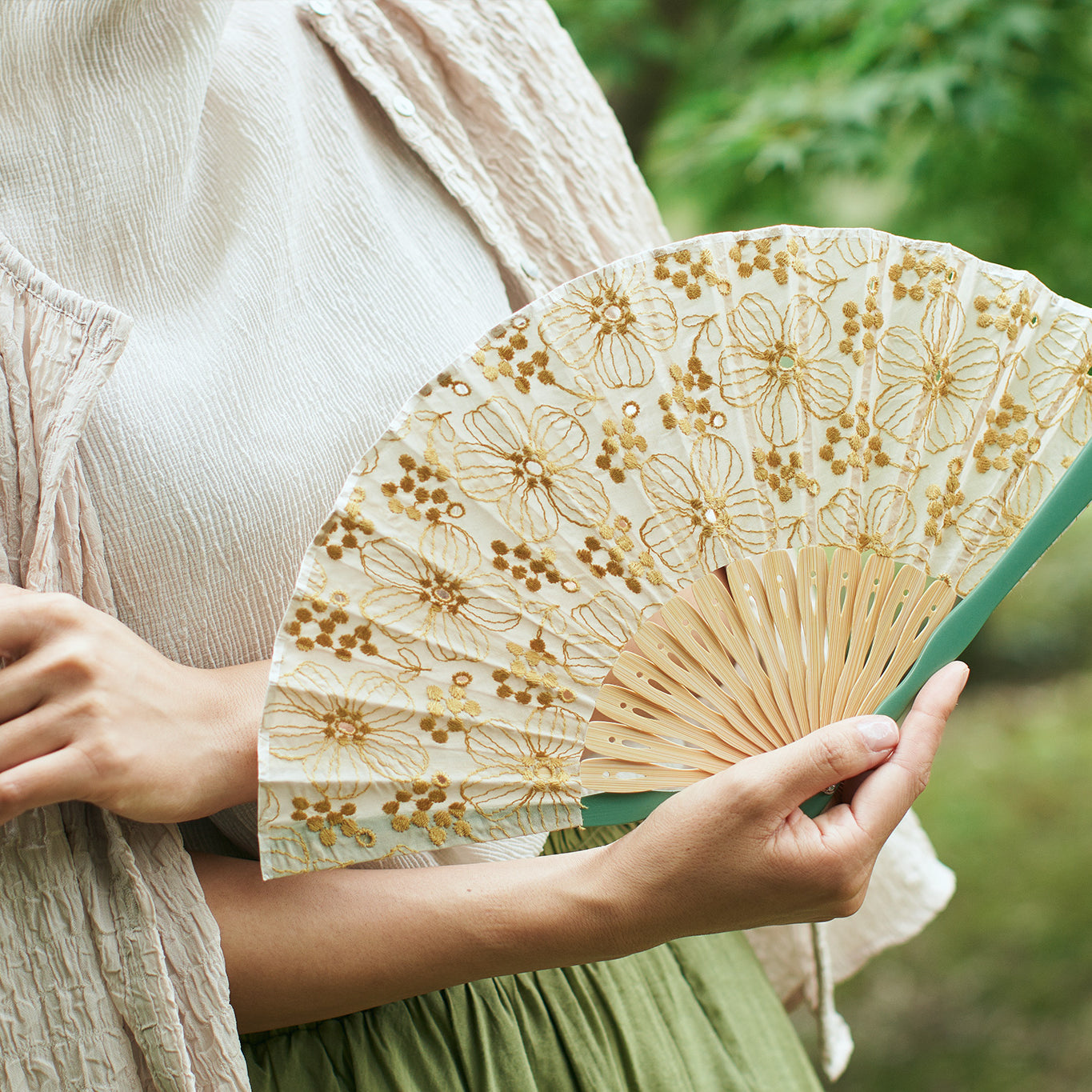 扇子 アメリア 扇子セット イエロー モデル画像