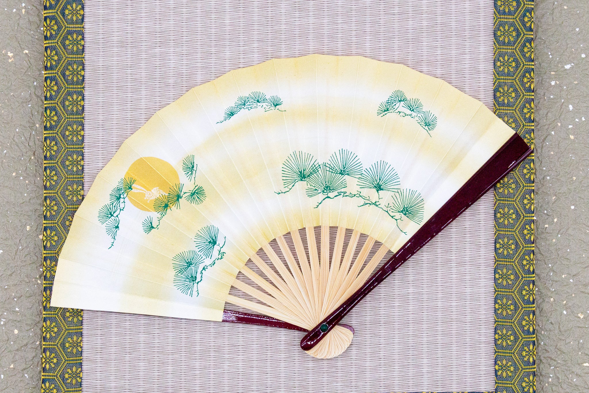 未使用 茶道具 木製 ひさご 弁当 千筋 梅蒔絵 内黒 5客揃え 懐石道具 紙箱 未使用 茶道具 木製 ひさご 弁当 千筋 梅蒔絵 内黒 5客揃え 懐石